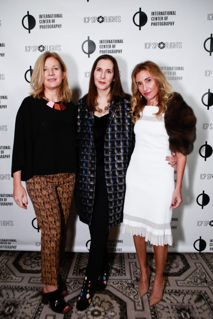 Peggy Anderson, Laurie Simmons, and Debby Hymowitz at the ICP Spotlights Luncheon. Courtesy of photographer Gonzalo Marroquin, © Patrick McMullan.