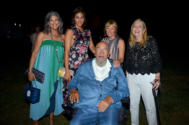 Joan Hornig, Eve Xanthopoulos, Chuck Close, Cindy Sherman, and Michele Cohen at the Guild Hall Summer Gala. © Patrick McMullan.