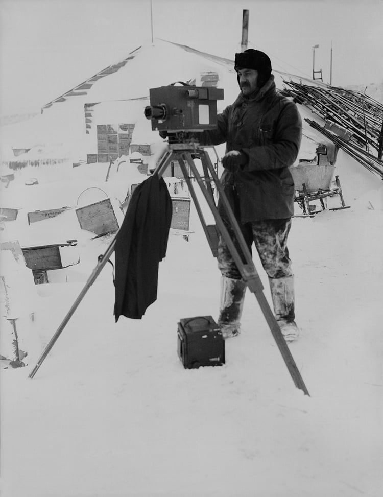 Robert Falcon Scott, Herbert Ponting working in Antarctic conditions. Courtesy of the Scott Polar Research Institute, University of Cambridge.