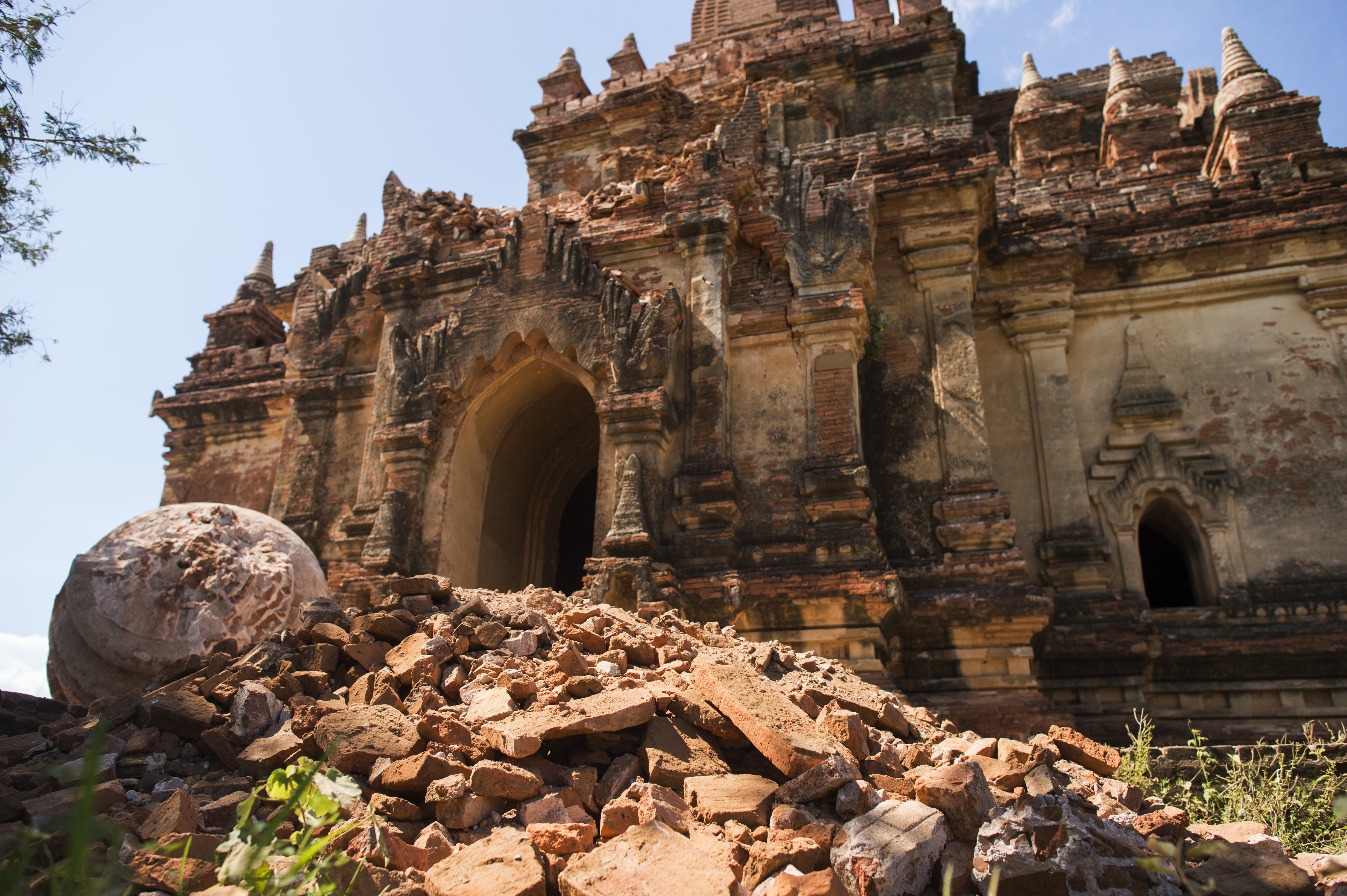 The damaged ancient Myauk Guni Temple. Photo: YE AUNG THU/AFP/Getty Images.