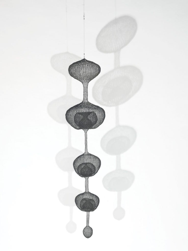 Ruth Asawa, Untitled, S. 080 (Hanging Five-Lobed Continuous Form Within a Form) (c. 1950). Courtesy Mnuchin Gallery. 