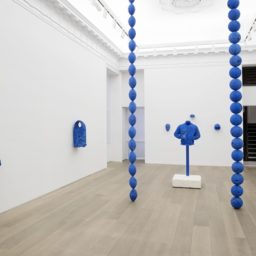Installation of Daniel Arsham 'Circa 2345' at Galerie Perrotin. Photo by Guillaume Ziccarelli. Courtesy of Galerie Perrotin.