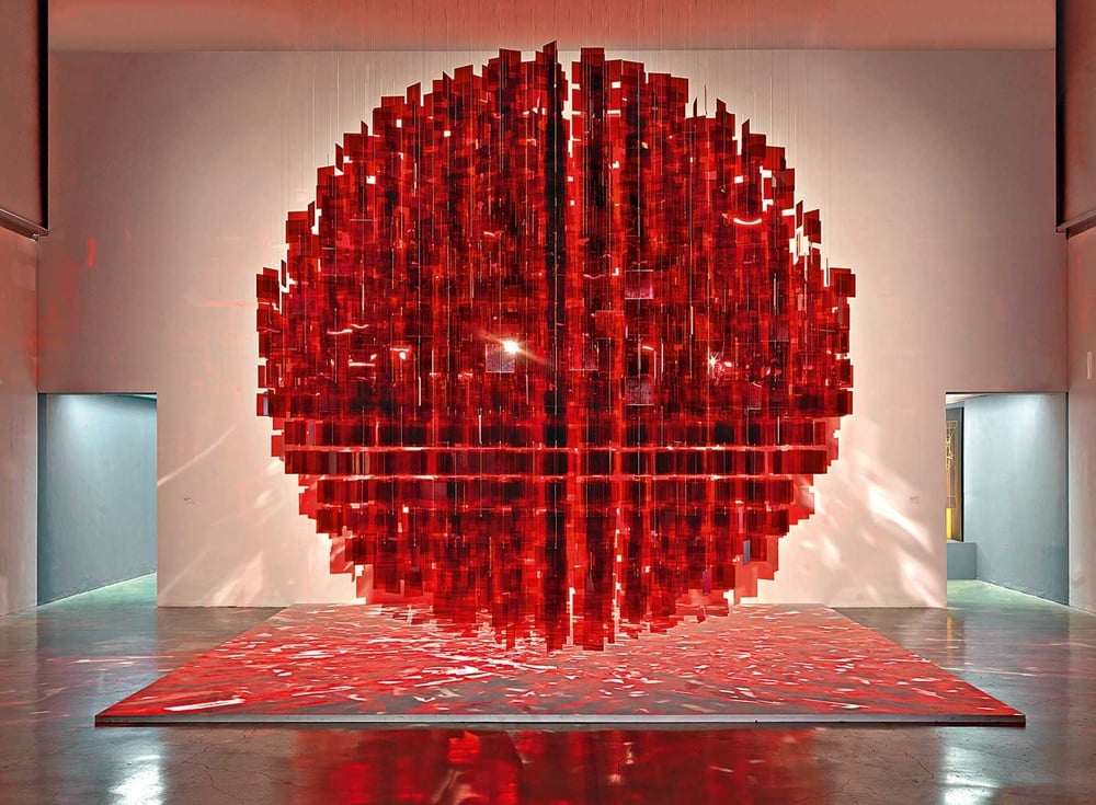 Julio Le Parc, Sphère rouge (Red Sphere) (2001). Courtesy the artist Julio Le Parc © 2016 Artists Rights Society (ARS), New York / ADAGP, Paris Photo: André Morin