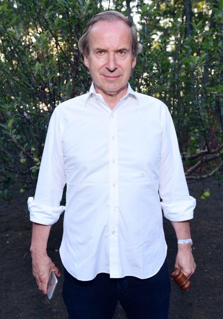 Simon de Pury at the 22nd Annual Watermill Center Summer Benefit & Auction in 2015. ©Patrick McMullan. Courtesy of Sean Zanni/PatrickMcMullan.com.