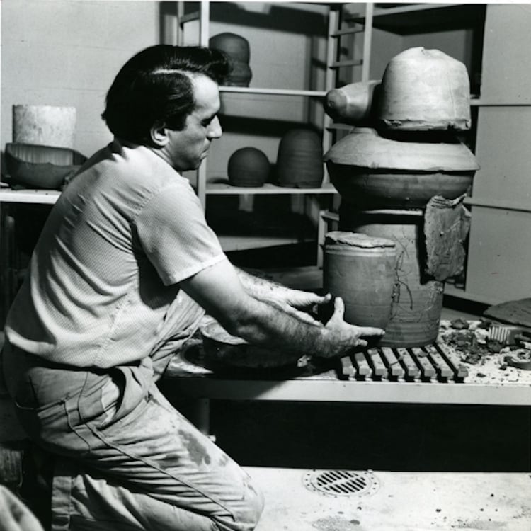 Peter Voulkos. Courtesy of photographer Oppi Untracht/American Craft Council Library and Archives.