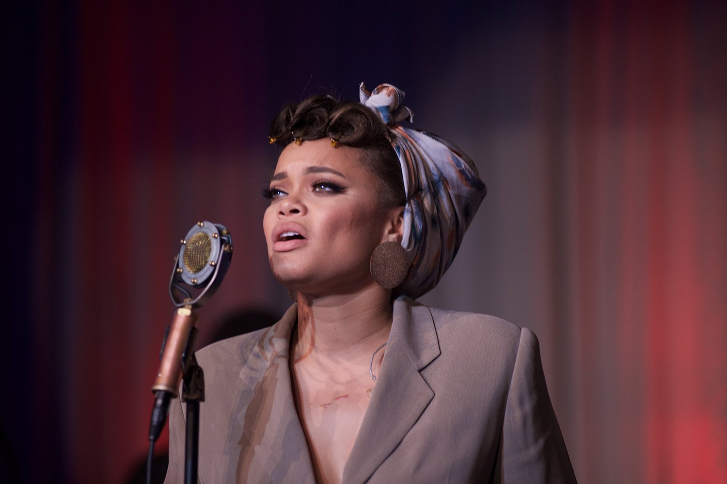 Andra Day performs at the 2016 Harbor Salute: to Achievement Gala. Courtesy of Samantha Nandez BFA.