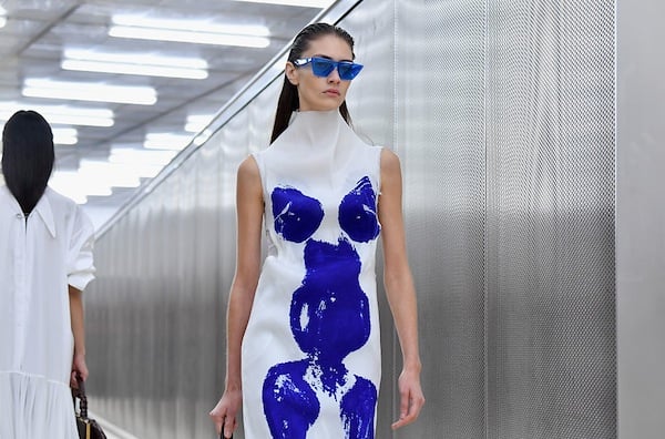formel boks Biprodukt International Klein Blue Hits the Runway at Paris Fashion Week