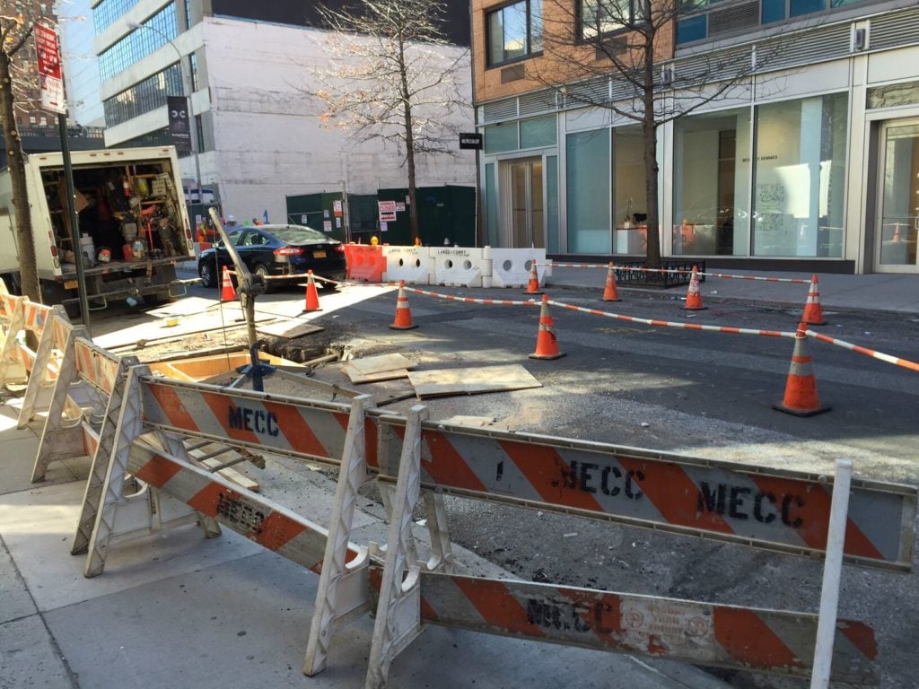 Construction outside Mike Weiss Gallery. Photo: Courtesy Mike Weiss Gallery, New York.