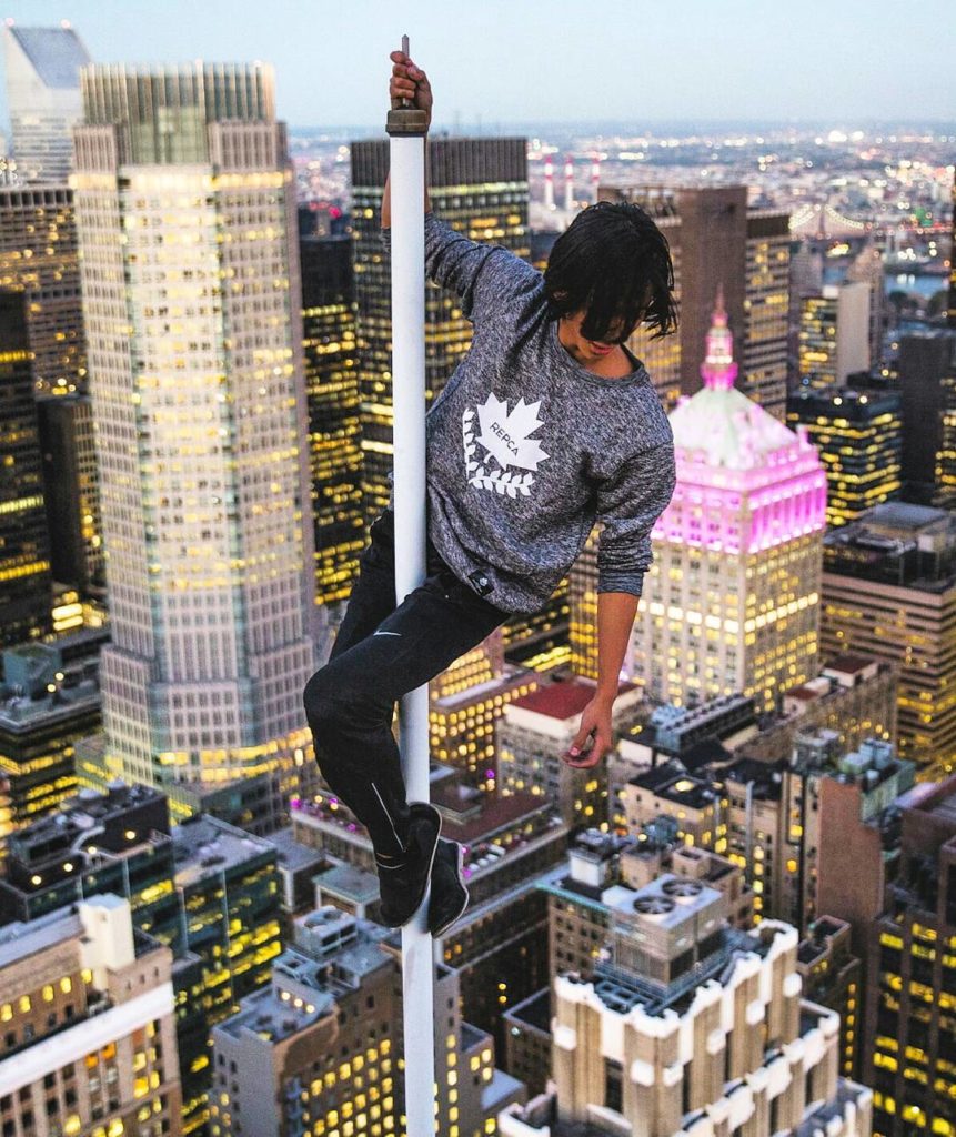 Justin Casquejo scales a New York City building. Courtesy of Justin Casquejo via Instagram.