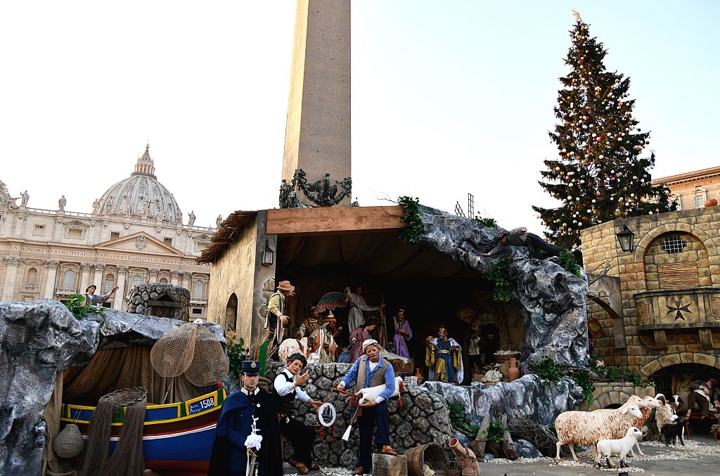 Máng Cỏ và Cây Thông Giáng Sinh tại Vatican 2016 (video)