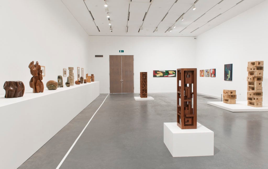 Installation views of Saloua Raouda Choucair’s exhibition at Tate Modern, 2013. Courtesy Tate Modern.