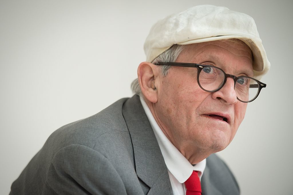 David Hockney at a press preview of his exhibition "Painting and Photography" at Annely Juda Gallery, London, in 2015. Photo Leon Neal/AFP/Getty Images.