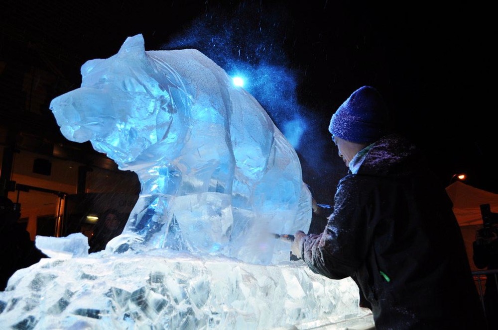 Live ice carving by Okamoto Studios. Courtesy of Okamoto Studios.