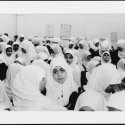 Mel Rosenthal, Girls in hijabs at Al Noor School (circa 2001). Courtesy of the Museum of the City of New York.