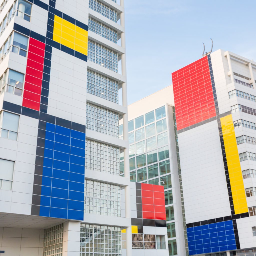 Mondrian decoration on the City Hall of the Hague. Photo courtesy the Hague.