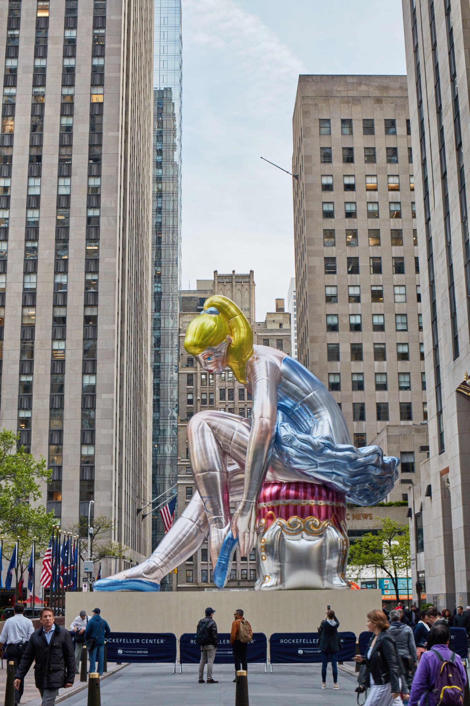 From ‘dOGUMENTA’ to ‘Seated Ballerina’ 34 Amazing Public Art Shows to
