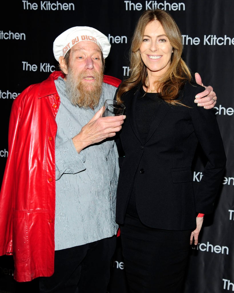 Lawrence Weiner and Kathryn Bigelow at the Kitchen's Spring Gala. Courtesy of Paul Bruinooge, © Patrick McMullan.