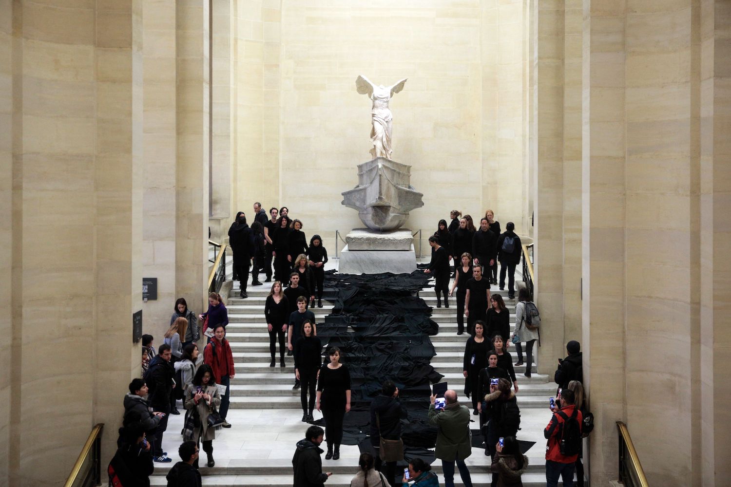 Louis Vuitton to stage catwalk in the Louvre Museum