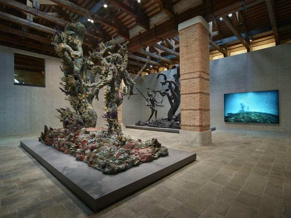 Damien Hirst, Hydra and Kali (two versions), Hydra and Kali Beneath the Waves (photography Christoph Gerigk). Photographed by Prudence Cuming Associates © Damien Hirst and Science Ltd. All rights reserved, DACS/SIAE 2017
