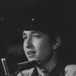 Ted Russell, Bob Dylan singing "House of The Rising Sun" at Gerde's Folk City in Greenwich Village. Courtesy of Ted Russell/Polaris/Steven Kasher Gallery.