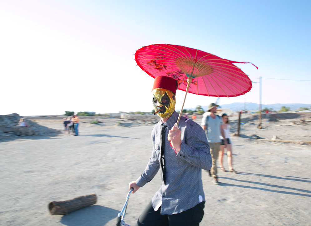 Visitors at the Bombay Beach Biennial. Courtesy of Jennifer Wiley & Frank Martinez.
