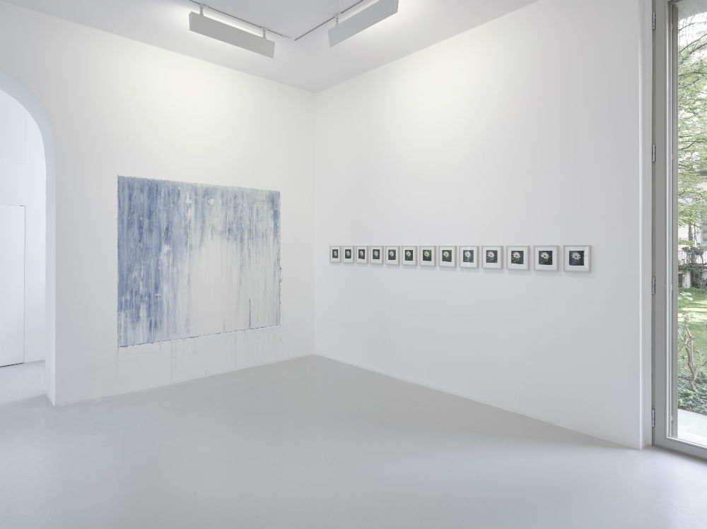 Installation view of Spencer Finch’s exhibition at Lisson Gallery Milan, the last in the space. Courtesy Lisson Gallery.