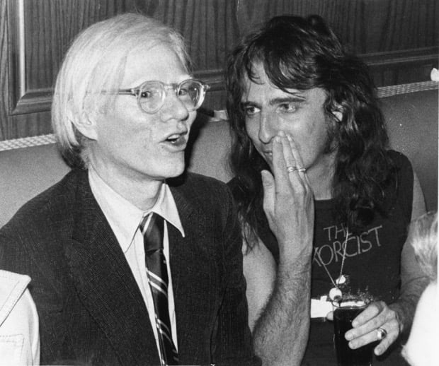 Andy Warhol with Alice Cooper in 1974. Photo by Bob Gruen. Courtesy Bob Gruen.