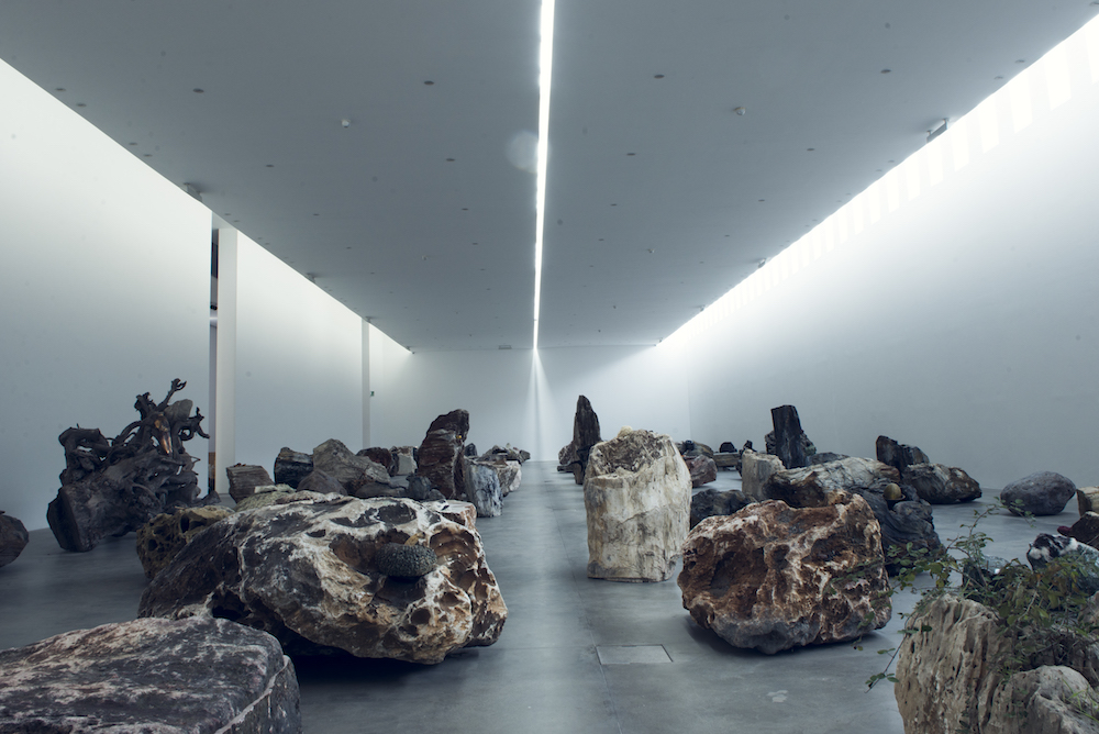 Adrian Villar Rojas, installation view of Rinascimento (2015) at Fondazione Sandretto Re Rebaudengo Turin. Photo Paolo Saglia.