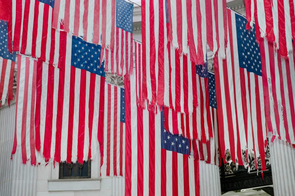 “Mel Ziegler: A Living Thing – Flag Exchange” at Federal Hall. Courtesy of Guillaume Ziccarelli. 