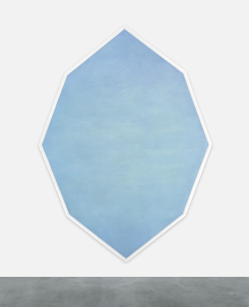 Mary Corse, Octagonal Blue (1964). Courtesy Kayne Griffin Corcoran, Los Angeles, and Lehmann Maupin, New York and Hong Kong. Photograph © Mary Corse