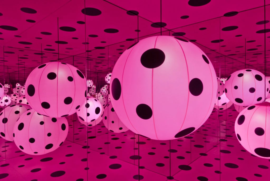 Yayoi Kusama, Dots Obsession – Love Transformed Into Dots (2007) at the Hirshhorn Museum and Sculpture Garden. Courtesy of Ota Fine Arts, Tokyo/Singapore; Victoria Miro, London; David Zwirner, New York. © Yayoi Kusama. Photo by Cathy Carver.