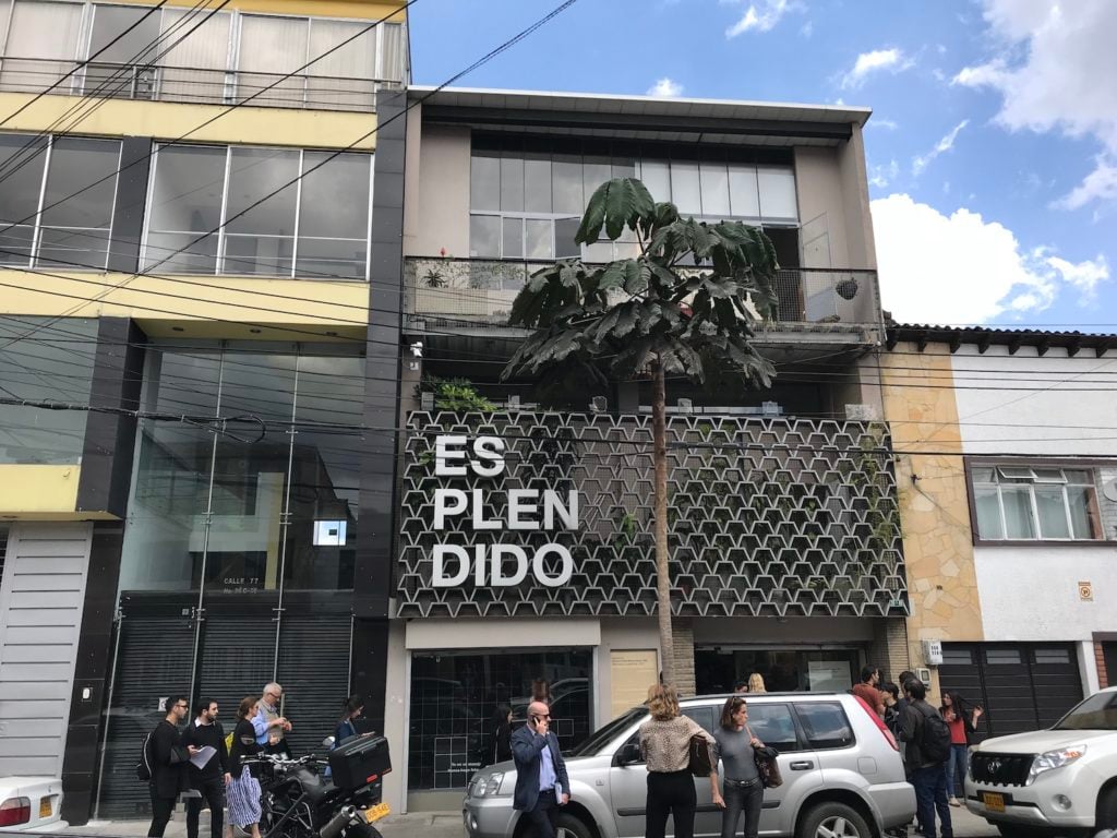 The facade of the independent art space FLORA ars+natura in San Felipa, Bogotá’s art district. Photo Lorena Muñoz-Alonso.
