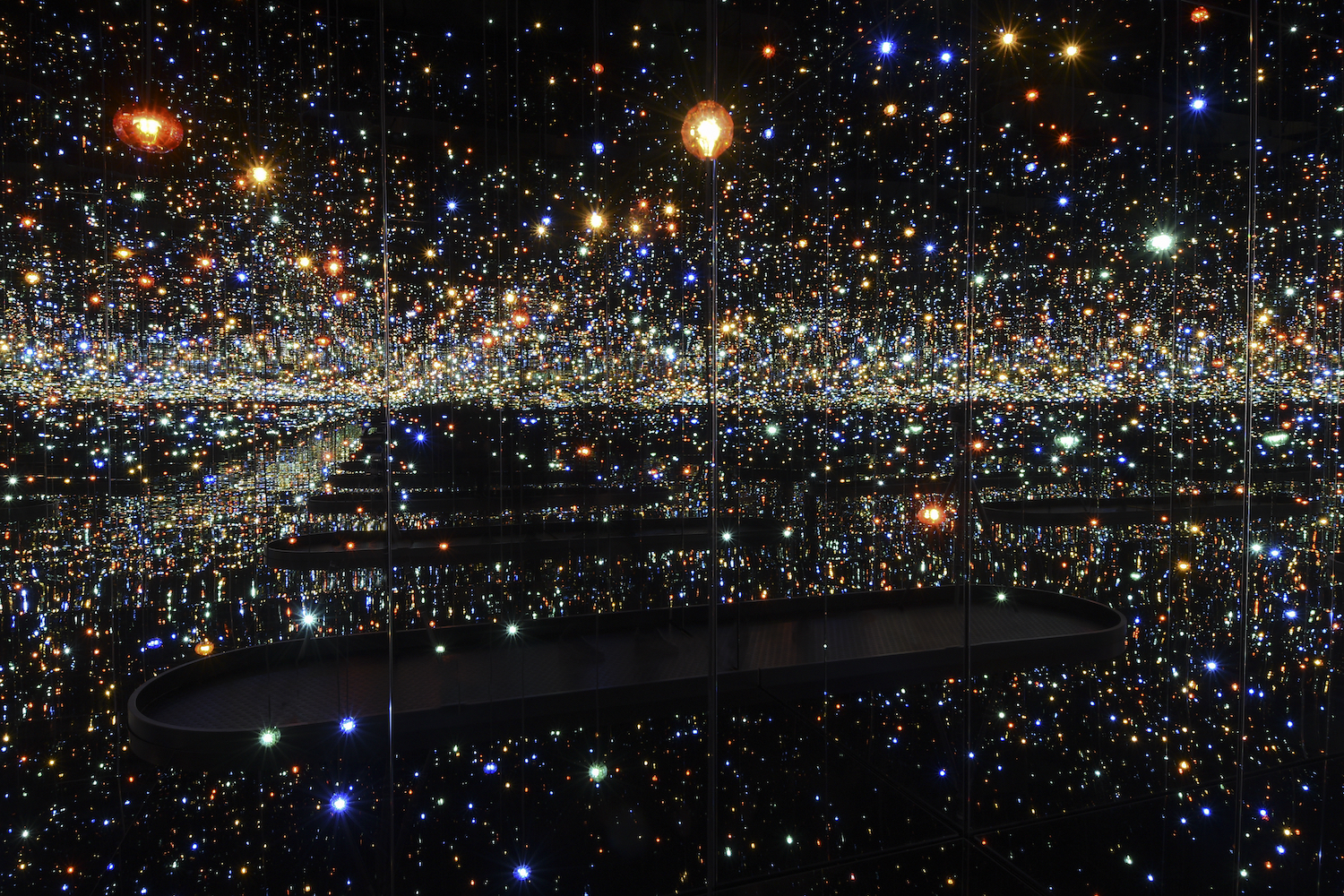 Yayoi Kusama S Infinity Mirrors Opens At The Broad In Los