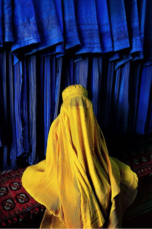 Steve McCurry, <em>Woman in Canary Burqa, Kabul, Afghanistan</em>, 2002