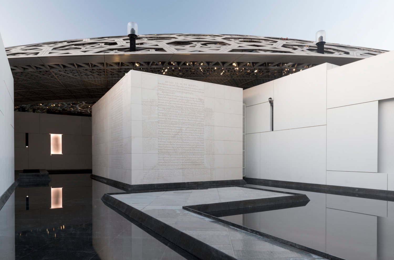 Fine boat Consistent The Louvre Abu Dhabi Puts a $1 Billion Spotlight on Globalization—But Makes  Some Glaring Historical Omissions