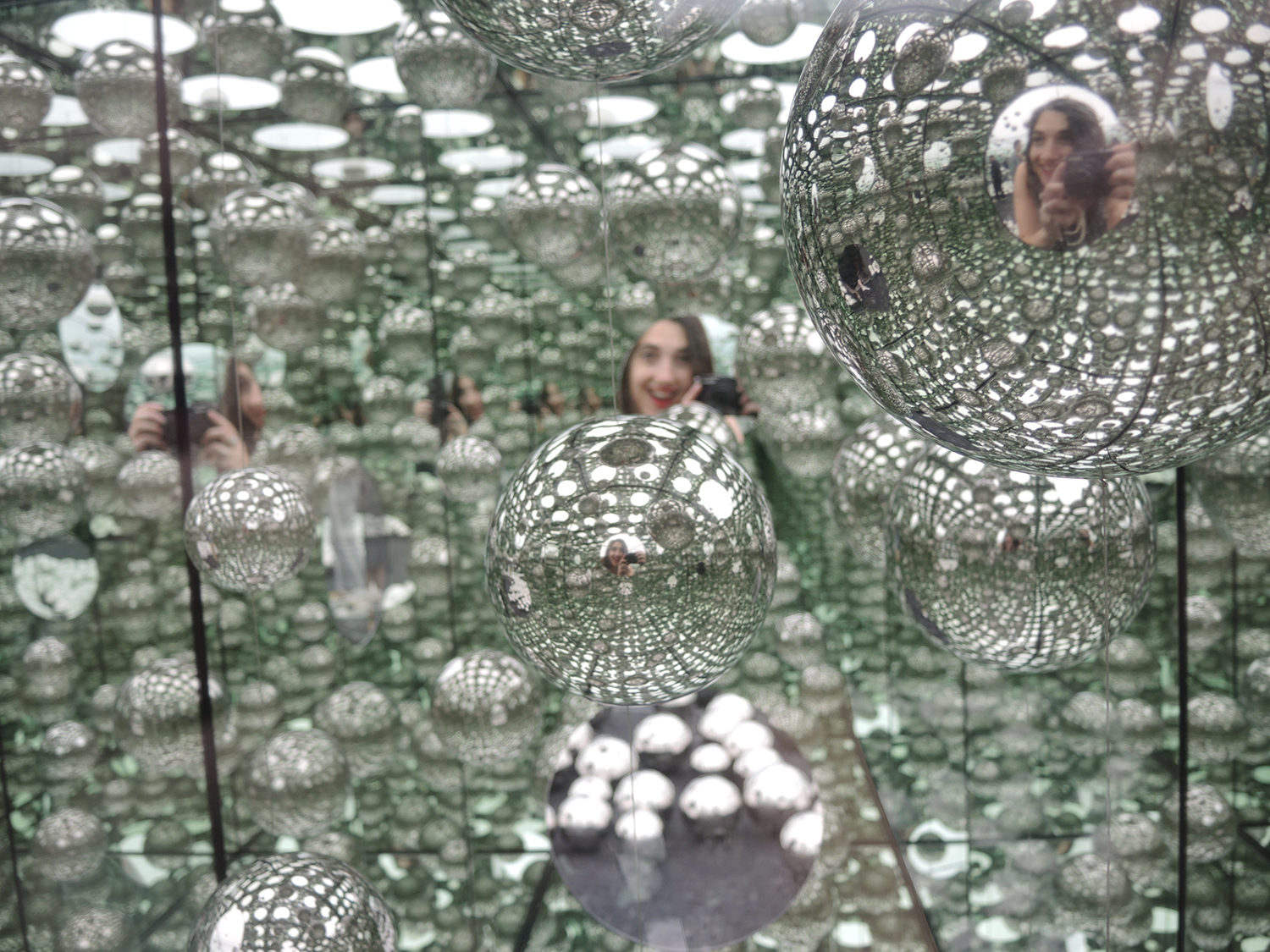 Art World Inception Yayoi Kusama Puts An Infinity Room