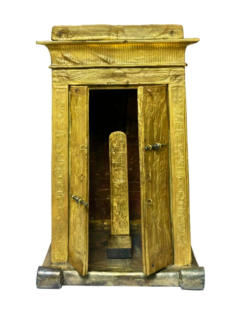 Gilded wooden shrine from the tomb of Tutankhamun. ©Laboratoriorosso, Viterbo/Italy.