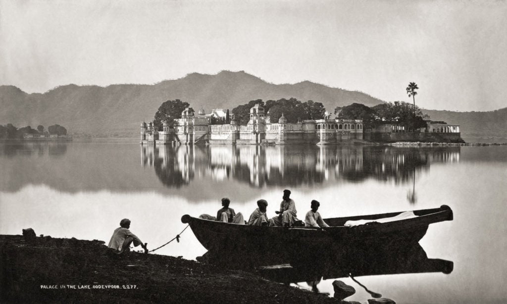 Colin Murray, Bourne and Shepherd & Co., Calcutta/Clark Worswick, <em>Lake Palace, Udaipir #2227</em> (1872). Courtesy of Atelier Worswick 2017.