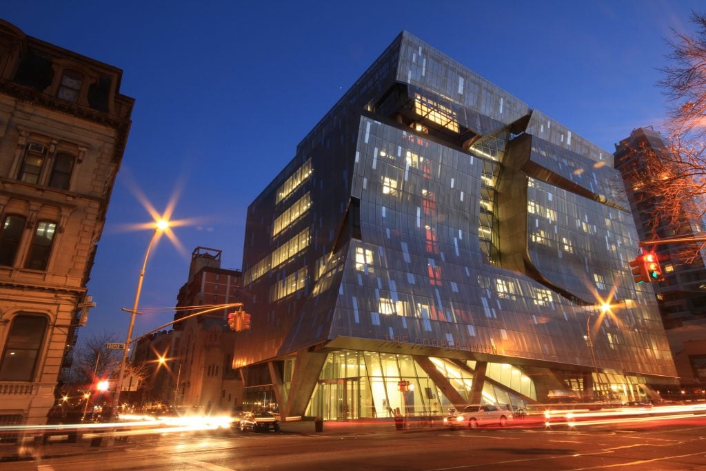The School of Engineering and School of Art building at the Cooper Union in New York, built in 2009.<br> Photo by <a href=https://www.flickr.com/photos/structures-nyc-photos/ target="_blank" rel="noopener">Andrew Dies, Flickr</a>, Creative Commons <a href=https://creativecommons.org/licenses/by-nc-nd/2.0/ target="_blank" rel="noopener">Attribution-NonCommercial-NoDerivs 2.0 Generic</a>.