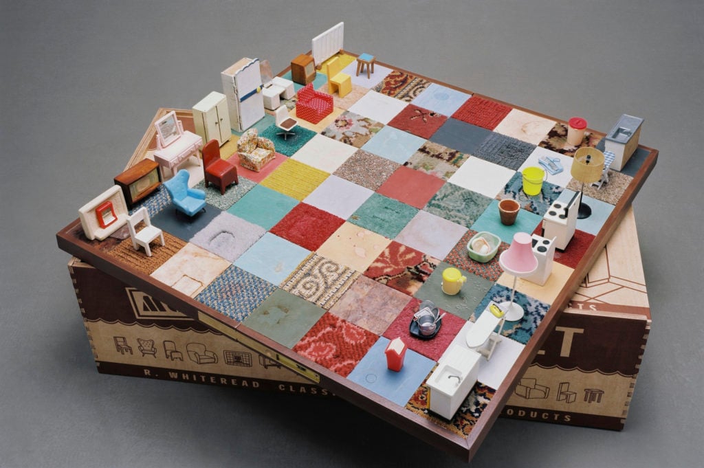 Rachel Whiteread, <em>Modern Chess Set</em> (2005). Courtesy of the artist and Luhring Augustine, New York; Lorcan O’Neill, Rome; and Gagosian Gallery; ©Rachel Whiteread.
