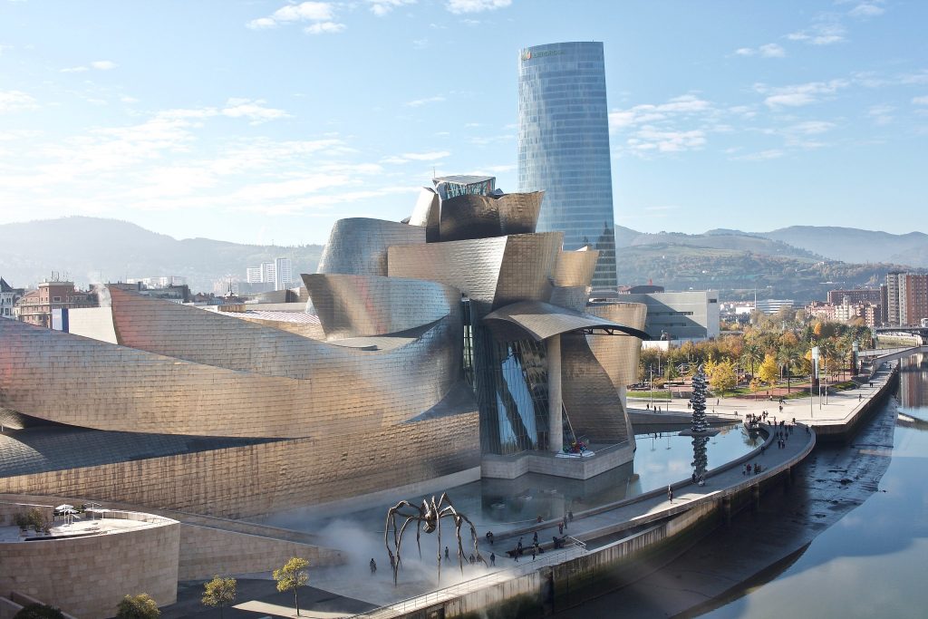 Museo Guggenheim, Bilbao. Photo by Naotake Murayama, Creative Commons Attribution 2.0 Generic license.