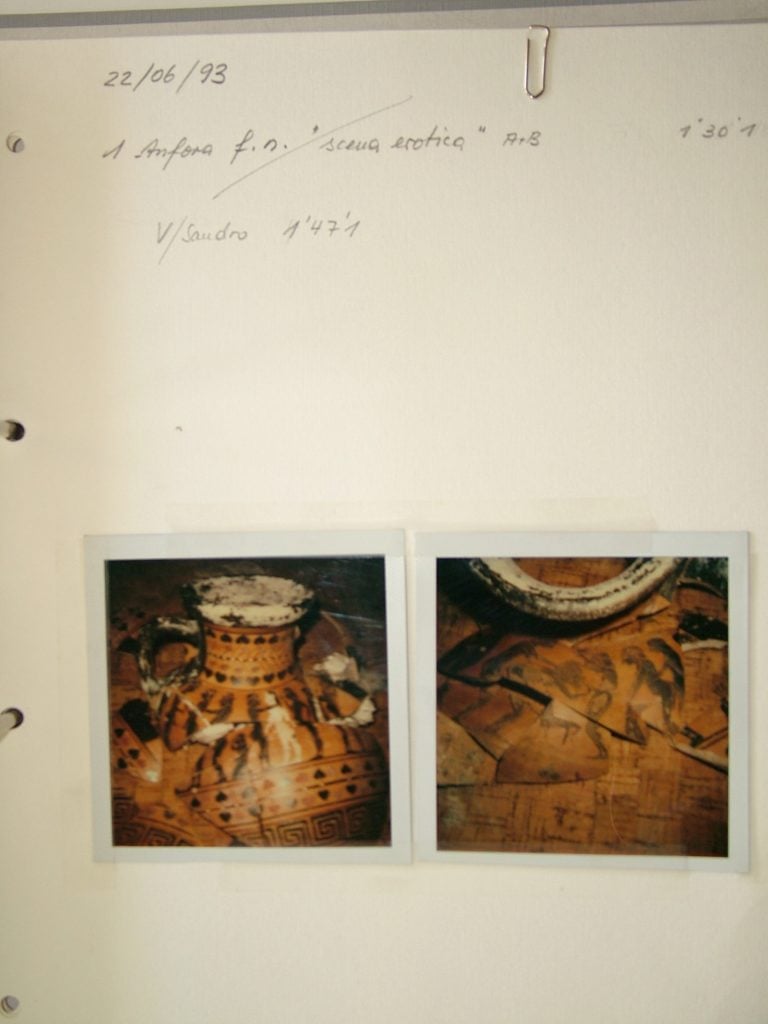 Pictures of the amphora documented in the confiscated archives of Gianfranco Becchina. <br>Courtesy of Dr. Christos Tsirogiannis.