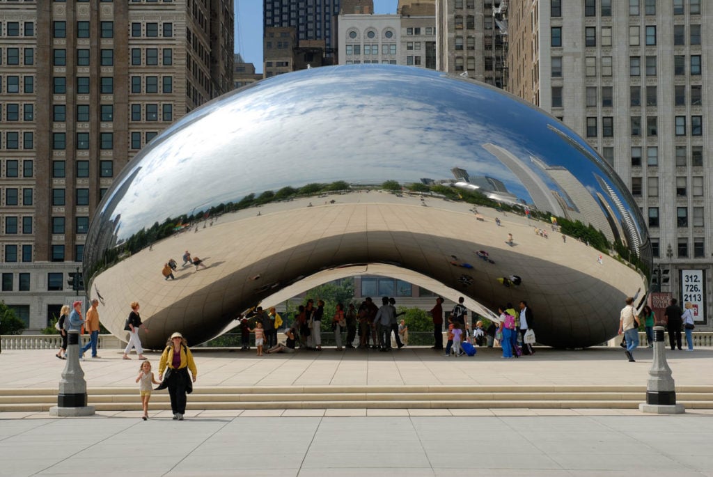 Anish Kapoor, Cloud Gate (2004) in Millennium Park, Chicago. Photo by by Patrick L. Pyszka, courtesy of the artist and Gladstone Gallery, New York and Brussels. ©Anish Kapoor.