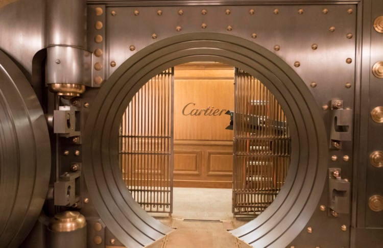 Cartier vault created for <em>Ocean's 8</em>. Photo courtesy of Barry Wetcher, ©2018 Warner Bros. Entertainment Inc.