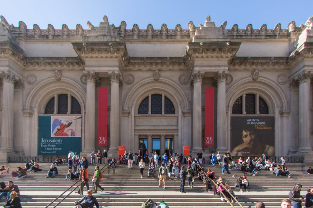 sponsoreret Ubetydelig bande For the First Time in Its History, the Metropolitan Museum of Art Will  Present Contemporary Sculpture on Its Grand Front Steps