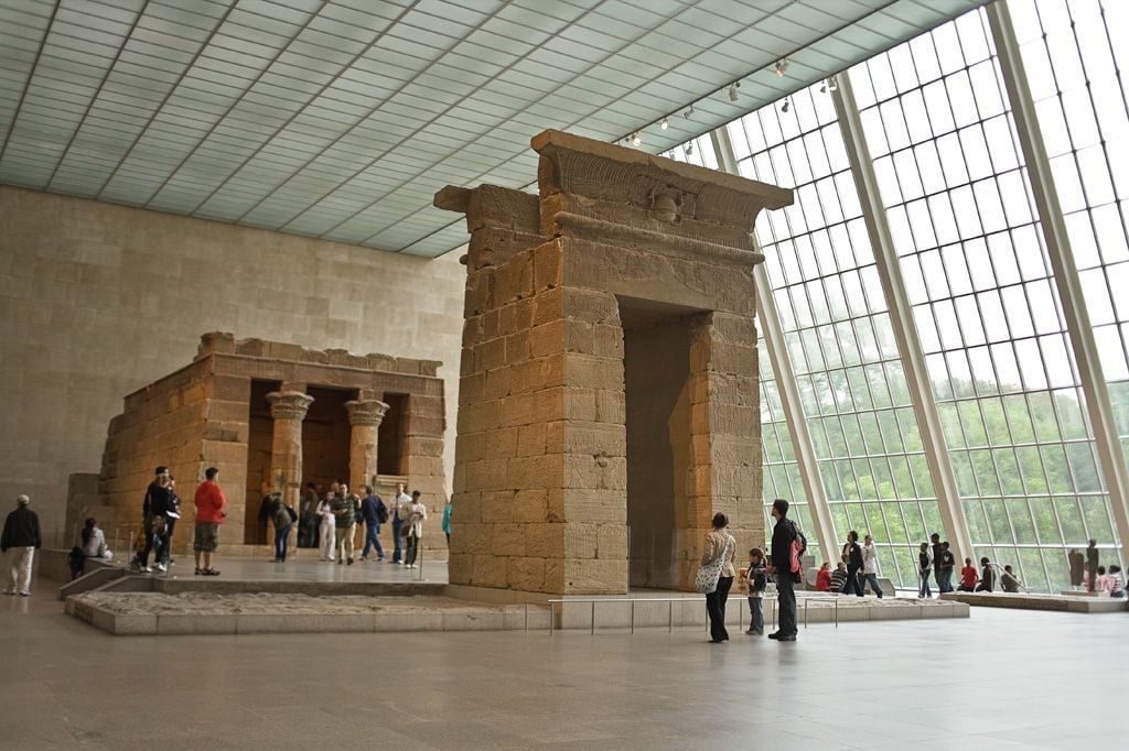 The Temple of Dendur in the Sackler Wing of the Metropolitan Museum of Art. Photo courtesy of the Met.