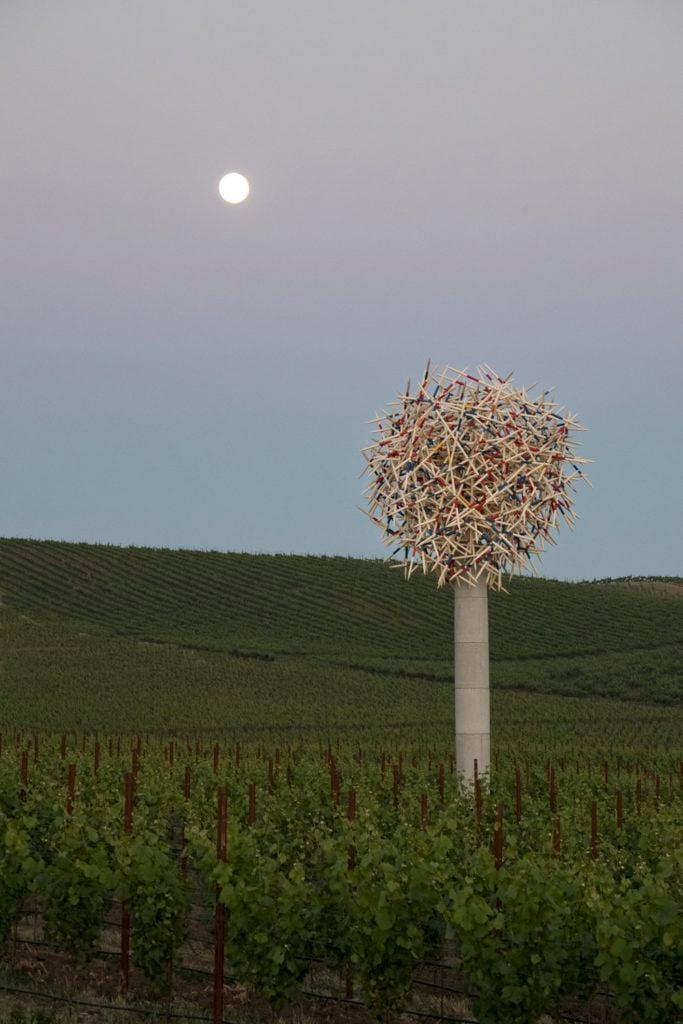 Pascale Marthine Tayou, Mikado Tree ( 2010) Photo by Robert Berg. Image courtesy Donum Sculpture Collection.