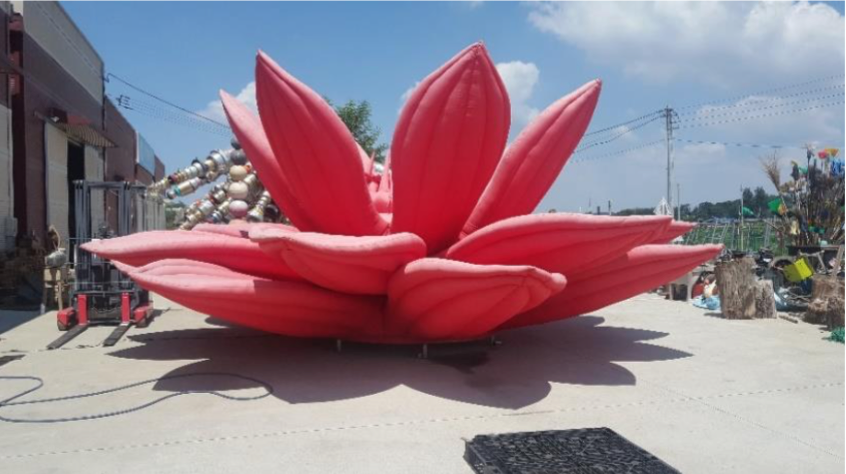 Choi Jeong Hwa, Happy Happy Project: Breathing Flower (2018). Photo courtesy of the Bangkok Art Biennial.