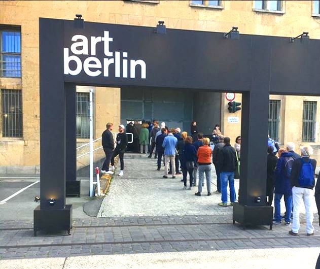 The line to get into Art Berlin. Image courtesy Art Berlin.