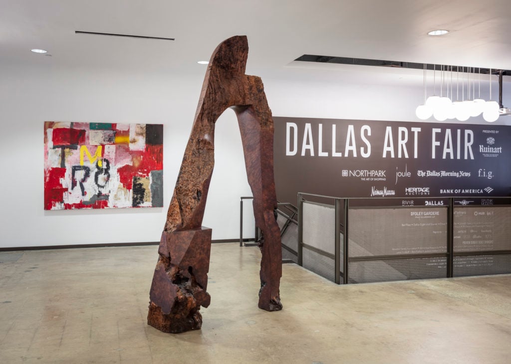Visitors to the second floor of the 2019 Dallas Art Fair were greeted by J.B. Blunk's Wishbone, 1977, presented by Los Angeles's the Landing. Photography by Silvia Ros. Courtesy of the Dallas Art Fair.